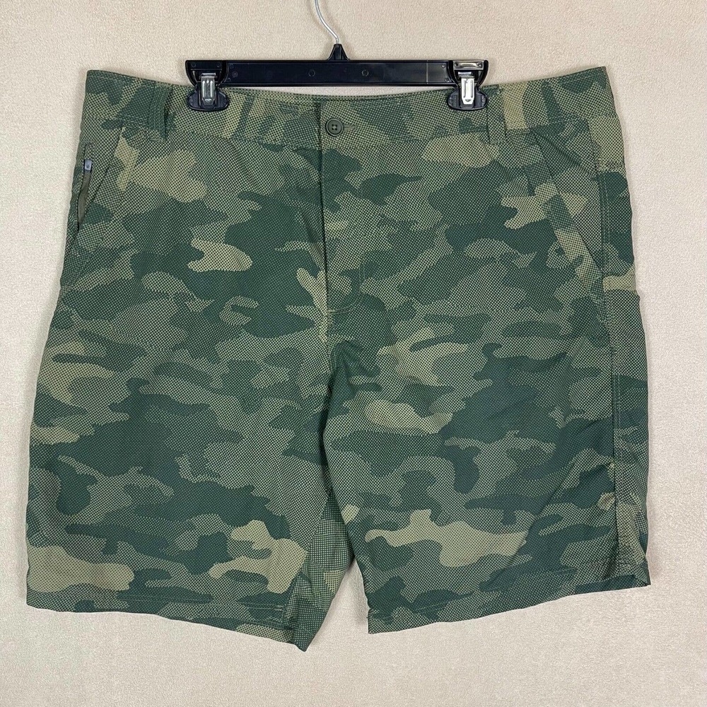 Outdoor Life Mens 42 Green Camo Hiking Shorts High Rise‎ Zip Pocket Relaxed Fit
